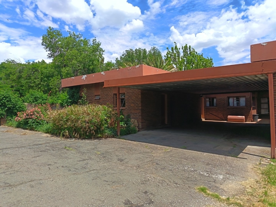 Commercial Property for Sale in Glen Free State